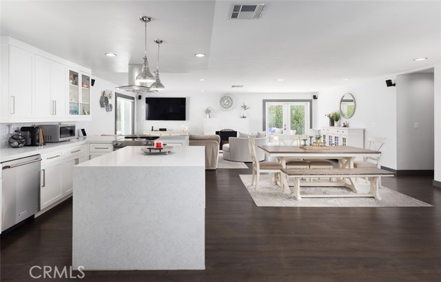 1055 N Mallard St., Orange CA: https://media.crmls.org/medias/f986591f-c655-40ca-8b6f-b34b55c37abd.jpg