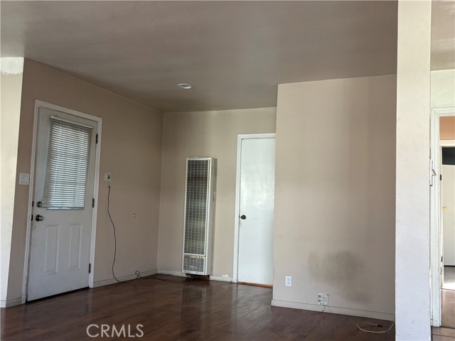 Detail Gallery Image 8 of 15 For 6331 Columbus Ave, Van Nuys,  CA 91411 - 3 Beds | 1 Baths