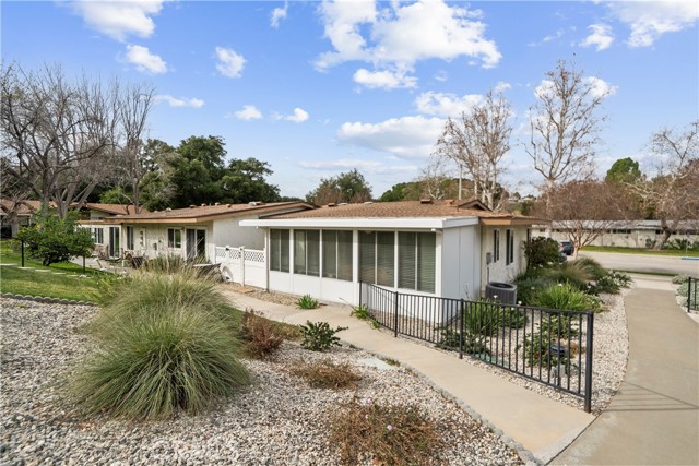 Detail Gallery Image 17 of 45 For 19366 Avenue of the Oaks, Newhall,  CA 91321 - 2 Beds | 2 Baths