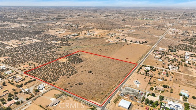 9602 Cedar Street, Phelan CA: https://media.crmls.org/medias/f9888c71-5d81-4207-aa6d-7ea96d54a11f.jpg