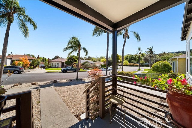 Detail Gallery Image 3 of 22 For 3549 S Cochran Ave, Los Angeles,  CA 90016 - 3 Beds | 2 Baths