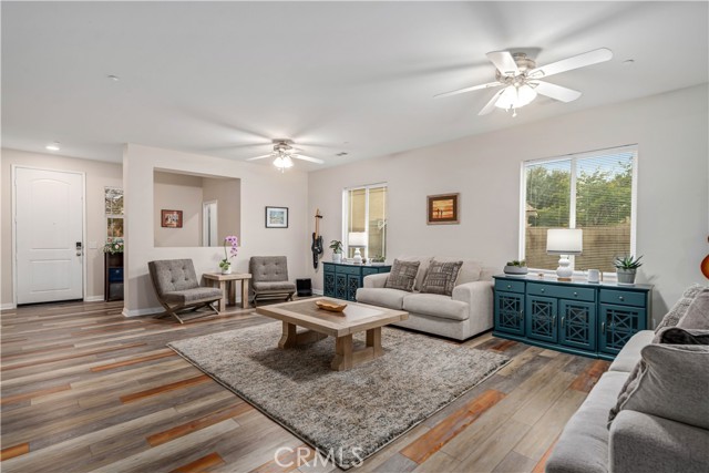 Detail Gallery Image 14 of 62 For 42715 Raywood, Lancaster,  CA 93536 - 4 Beds | 2/1 Baths