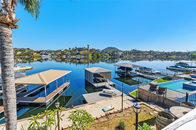 Detail Gallery Image 36 of 51 For 22386 Whirlaway, Canyon Lake,  CA 92587 - 3 Beds | 3 Baths