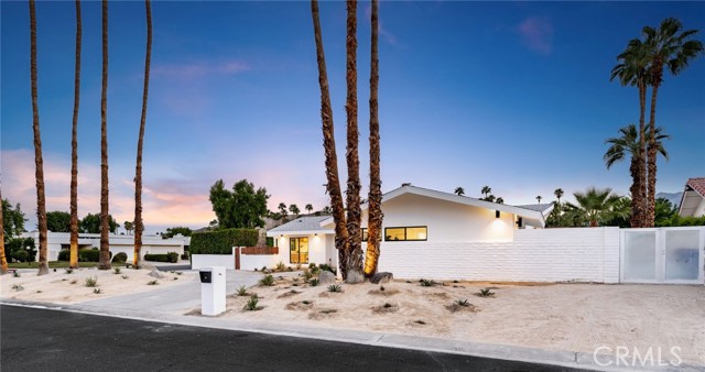 1975 E Mark Leslie, Palm Springs, CA 92264