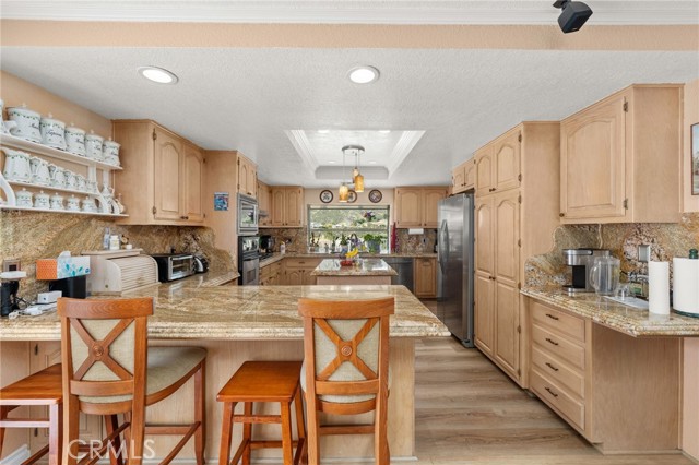 36608 Oak Ridge Drive, Yucaipa CA: https://media.crmls.org/medias/f98c2a76-6f9e-42b2-966b-ca4d345d7197.jpg