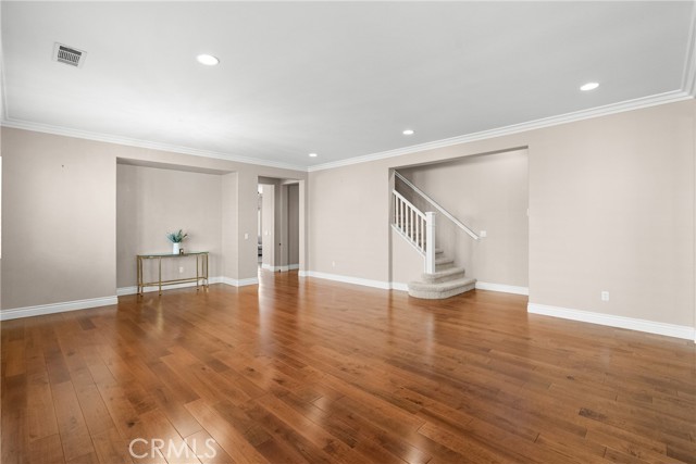 30146 Galbreth Ct, Castaic CA: https://media.crmls.org/medias/f98c69ee-125b-450b-9754-0e812b4bd508.jpg