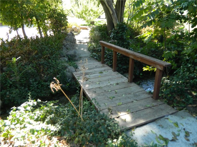 2738 Mill Creek Road, Mentone CA: https://media.crmls.org/medias/f98ca8ec-11ae-4934-b6a2-3c4e2b87ecc2.jpg