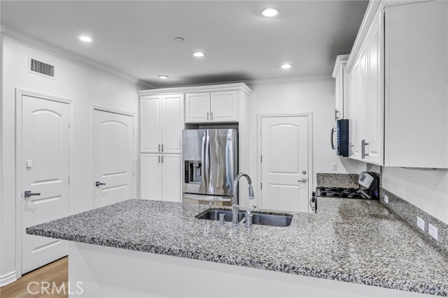 130 Rose Arch, Irvine CA: https://media.crmls.org/medias/f98d3905-8000-4714-b481-e7c79e9b125f.jpg