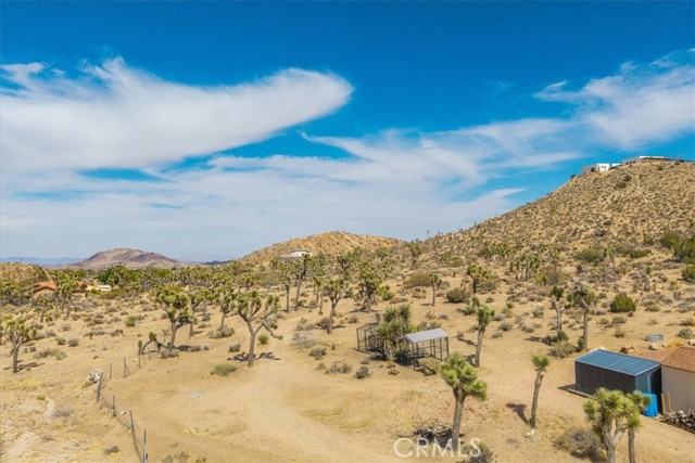 5115 Warren Vista Avenue, Yucca Valley CA: https://media.crmls.org/medias/f98d4bb9-b56c-4abc-b2e5-82dc45ed4844.jpg