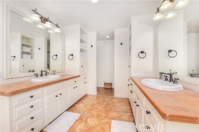 Detail Gallery Image 23 of 28 For 906 Emerald Bay, Laguna Beach,  CA 92651 - 4 Beds | 2/1 Baths