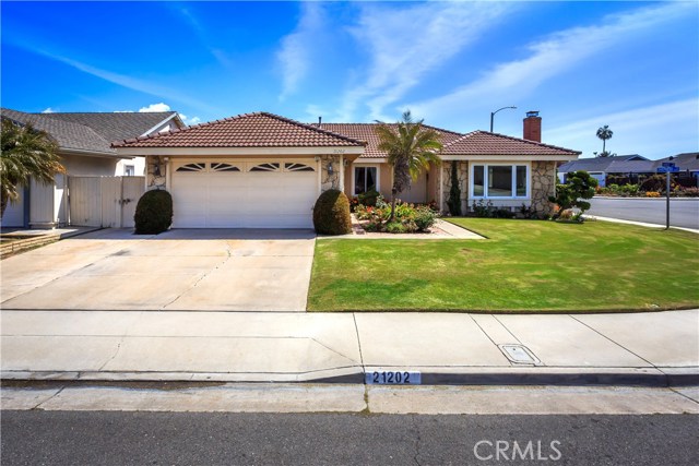 21202 Shepherd Ln, Huntington Beach, CA 92646