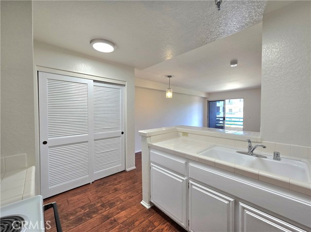 11410 Dolan Avenue, Downey CA: https://media.crmls.org/medias/f98e0010-72fb-4b60-afce-355a616bb6b2.jpg