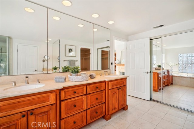 6 Village Circle, Manhattan Beach, California 90266, 4 Bedrooms Bedrooms, ,2 BathroomsBathrooms,Residential,For Sale,Village,SB24195820