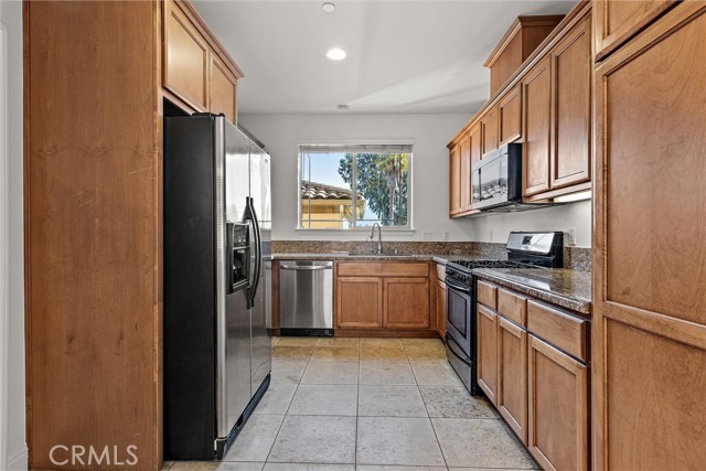 Detail Gallery Image 9 of 27 For 185 Brisco Rd #E,  Arroyo Grande,  CA 93420 - 3 Beds | 2/1 Baths