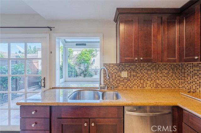 Detail Gallery Image 13 of 27 For 1286 Stonewood Ct, San Pedro,  CA 90732 - 3 Beds | 2/1 Baths