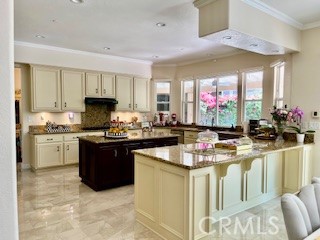 Detail Gallery Image 7 of 16 For 450 S Estate Dr, Orange,  CA 92869 - 5 Beds | 5/1 Baths
