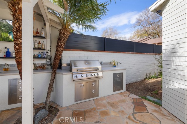 10340 Margate Street, North Hollywood CA: https://media.crmls.org/medias/f98ec926-e528-4130-ba65-11dc6b8327bb.jpg