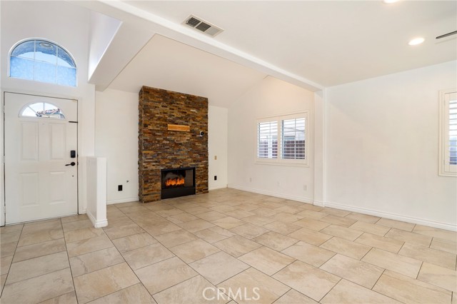 Detail Gallery Image 7 of 35 For 13775 Glenoaks Bld #15,  Sylmar,  CA 91342 - 3 Beds | 2/1 Baths