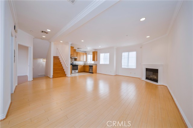 Detail Gallery Image 2 of 11 For 1927 Strathmore #G,  San Gabriel,  CA 91776 - 3 Beds | 3 Baths