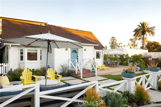 265 Myrtle Street, Laguna Beach CA: https://media.crmls.org/medias/f99049f7-a29d-4dc7-afc9-c1098055f529.jpg