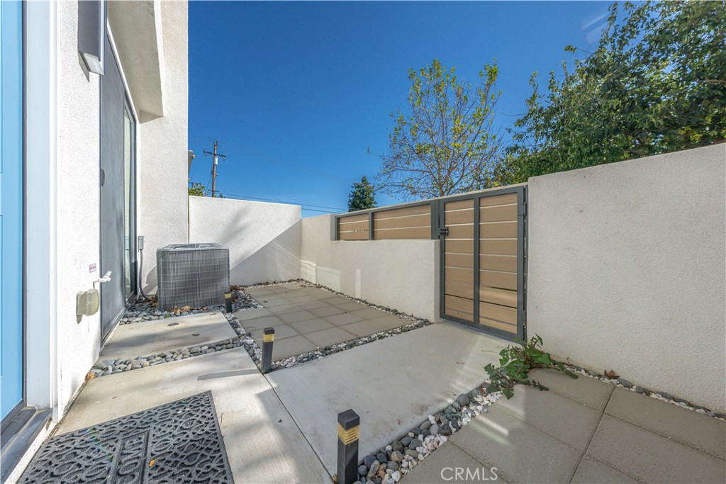 12234 Greenleaf Lane