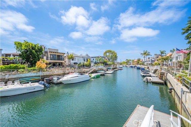 59 Rivo Alto Canal, Long Beach CA: https://media.crmls.org/medias/f990c543-b4b9-4f14-8a6b-75899fcd1861.jpg