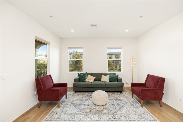 Detail Gallery Image 7 of 32 For 3906 E Coronado Privado, Ontario,  CA 91761 - 3 Beds | 2/1 Baths