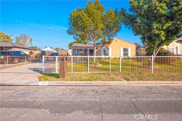 Fully gated yard