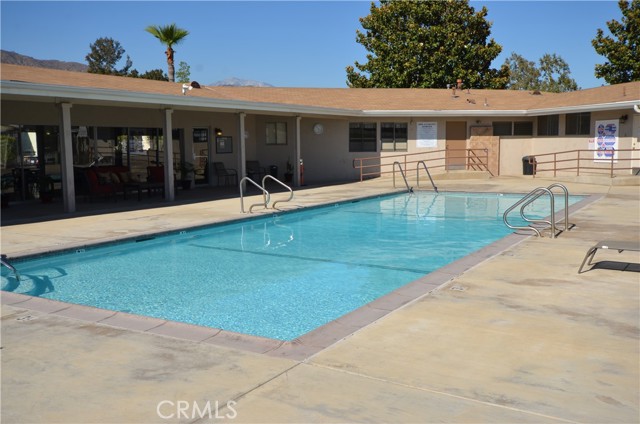 840 E Foothill Boulevard, Azusa CA: https://media.crmls.org/medias/f991f85d-2dbb-4a0e-bc63-ac20bd982c19.jpg