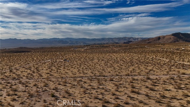 Detail Gallery Image 7 of 9 For 718 Candela Ave, Joshua Tree,  CA 92252 - – Beds | – Baths