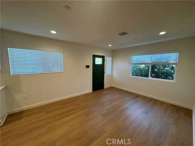 Detail Gallery Image 4 of 16 For 1336 Calle Tulipan #C,  Thousand Oaks,  CA 91360 - 2 Beds | 2 Baths