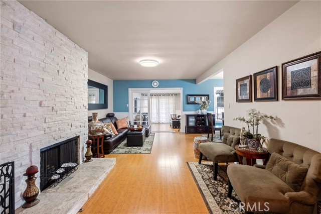 Detail Gallery Image 4 of 12 For 12540 Barbara Ann St, North Hollywood,  CA 91605 - 3 Beds | 2 Baths