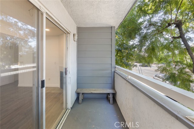 Detail Gallery Image 18 of 22 For 4406 Cahuenga Bld #101,  Toluca Lake,  CA 91602 - 3 Beds | 2 Baths