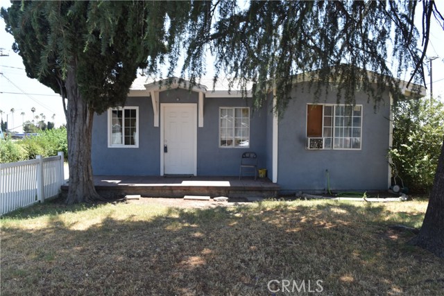 215 W 23rd Street, San Bernardino CA: https://media.crmls.org/medias/f997a08e-0b55-4c37-920a-afaecf35a1dd.jpg
