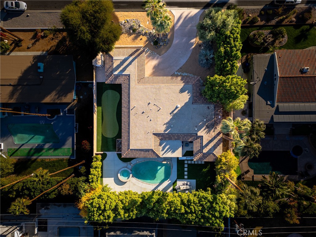 https://media.crmls.org/medias/f997f376-ee76-4a59-9570-d57ee163b776.jpg?preset=X-Large