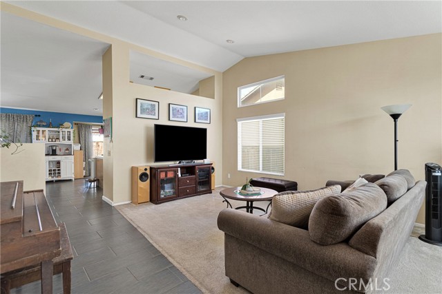 Detail Gallery Image 7 of 39 For 12654 Alta Mar Way, Victorville,  CA 92392 - 4 Beds | 2 Baths