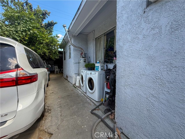 258 N Benton Way, Los Angeles CA: https://media.crmls.org/medias/f998810a-8710-4ab6-bcfe-d7b619dc51d0.jpg