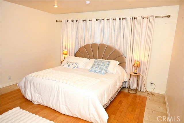 Detail Gallery Image 17 of 26 For 4836 Swinton Ave, Encino,  CA 91436 - 4 Beds | 3 Baths
