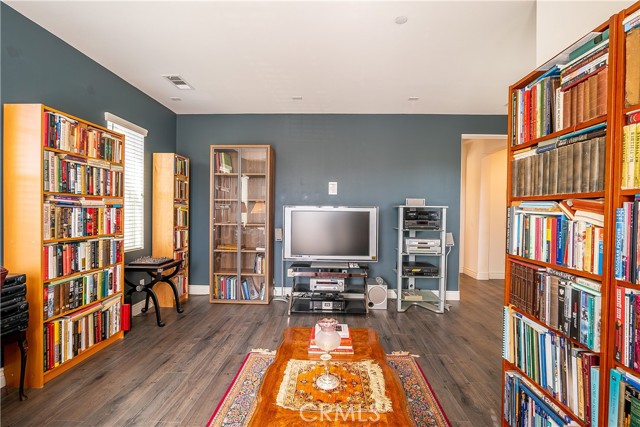 Detail Gallery Image 37 of 49 For 20523 Stella, Saugus,  CA 91350 - 4 Beds | 4 Baths