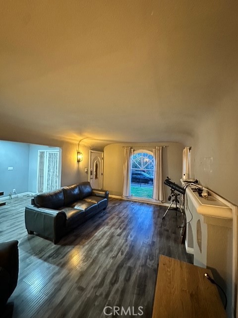 807 E 106th, Los Angeles CA: https://media.crmls.org/medias/f9993b06-f340-4dd6-8a6d-fc1256fa22b2.jpg