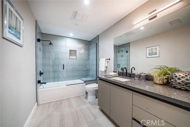 Detail Gallery Image 17 of 22 For 1148 N Detroit St 3b,  West Hollywood,  CA 90046 - 2 Beds | 2 Baths