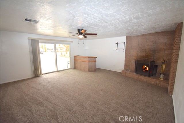Detail Gallery Image 5 of 20 For 13076 Osage Rd, Apple Valley,  CA 92308 - 4 Beds | 2 Baths