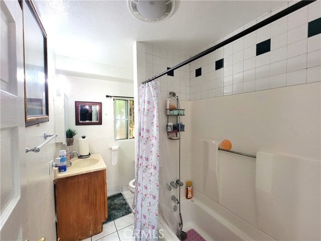 Detail Gallery Image 13 of 32 For 1520 W 37th St, Los Angeles,  CA 90018 - – Beds | – Baths