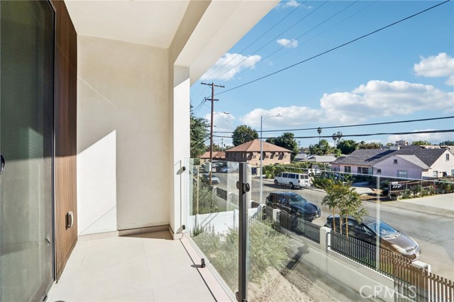 Detail Gallery Image 32 of 51 For 14931 Vose St, Van Nuys,  CA 91405 - 7 Beds | 6/1 Baths