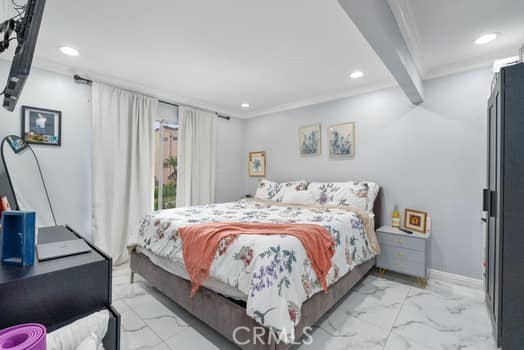 https://media.crmls.org/medias/f99ad4d0-9e7c-49df-8166-010b1246282d.jpg?preset=X-Large