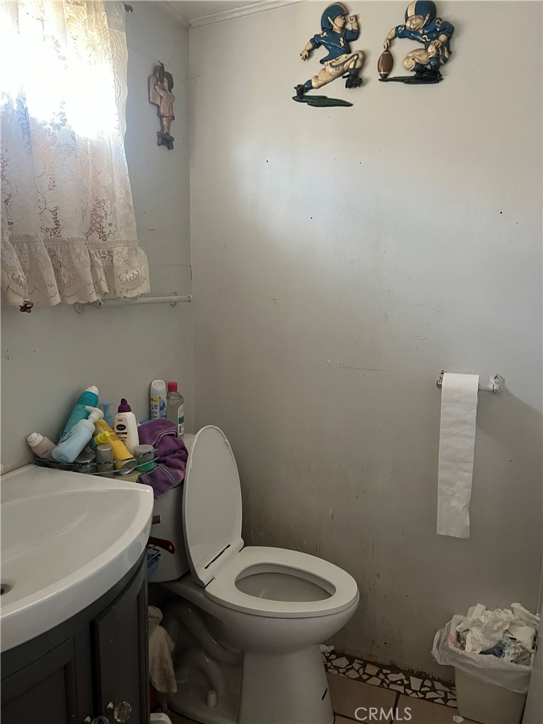 https://media.crmls.org/medias/f99affac-5d50-42b0-a045-a107df08be11.jpg?preset=X-Large