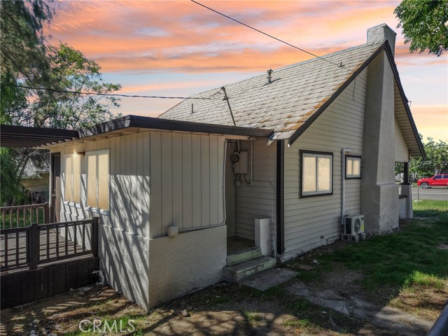 182 N 4 Street, Banning CA: https://media.crmls.org/medias/f99b3455-9f93-4d88-8ff3-b3d0d6fb469c.jpg