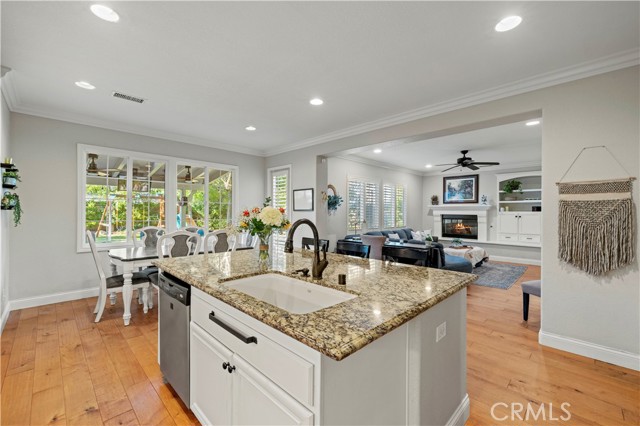 Detail Gallery Image 9 of 34 For 24303 Las Palmas St, Valencia,  CA 91355 - 4 Beds | 3 Baths