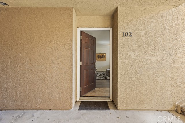 Detail Gallery Image 3 of 31 For 2320 Del Mar #102,  Corona,  CA 92882 - 1 Beds | 1 Baths