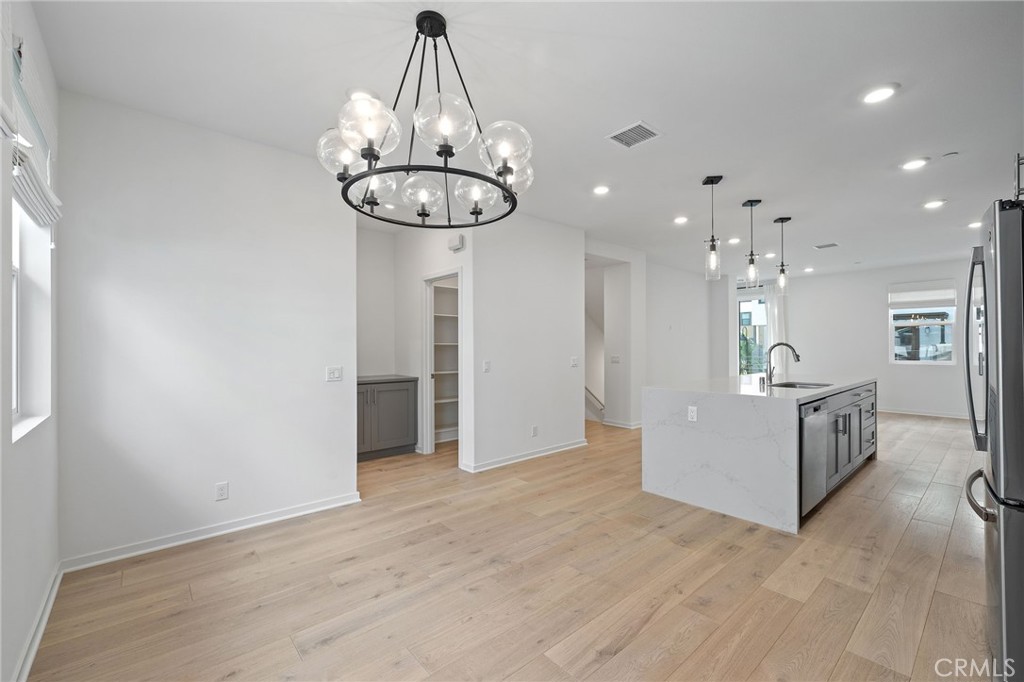 MLS #OC25238105 image #17